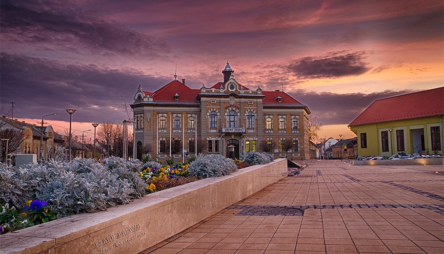 TOP-2.1.1-15-TL1-2016-00001 Kódszámú, játszóház és szabadidőpark kialakítása Tolna városában projekt megvalósításáról
