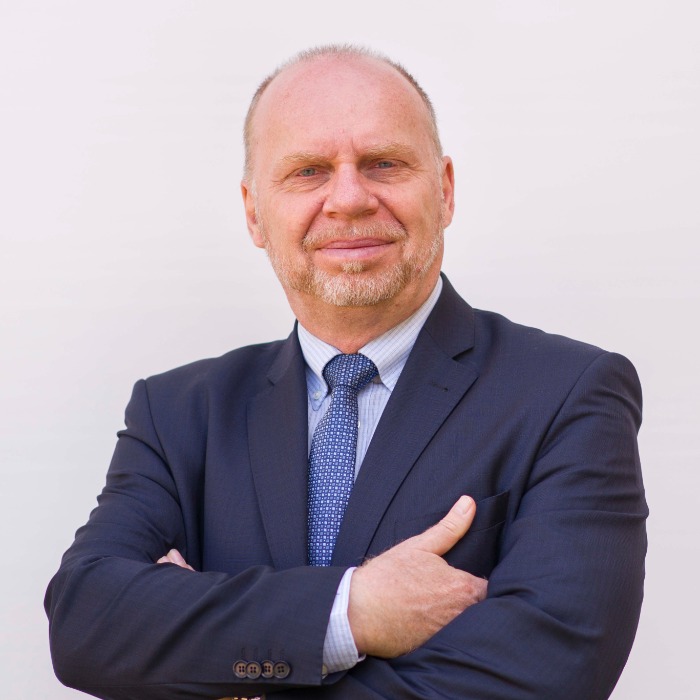 Dr. Rubics László